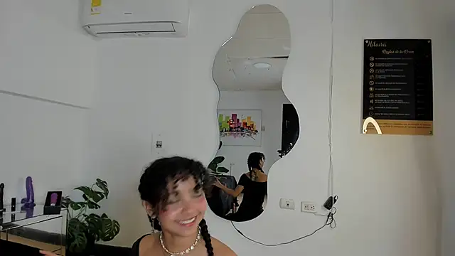 Snapshot of Milanxht chatting on 03.20.25 Milanxht online show from 03.20.25