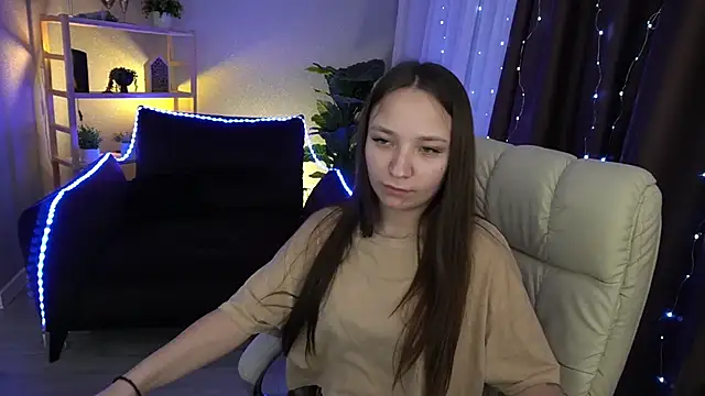 Snapshot of ElysLunar chatting on 01.27.25 ElysLunar online show from 01.27.25