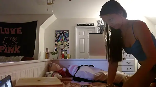 DavinaRay online show from 11.06.25