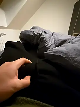 Snapshot of henrylawren6 chatting on 12.12.24 henrylawren6 online show from 12.12.24