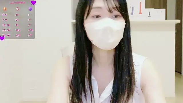 Snapshot of IORio2 chatting on 10.05.25 IORio2 online show from 10.05.25