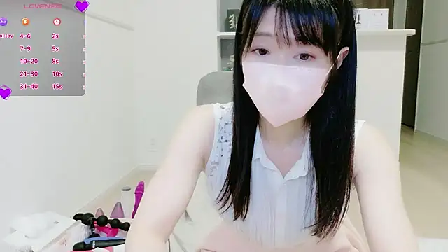 Snapshot of IORio2 chatting on 10.08.25 IORio2 online show from 10.08.25