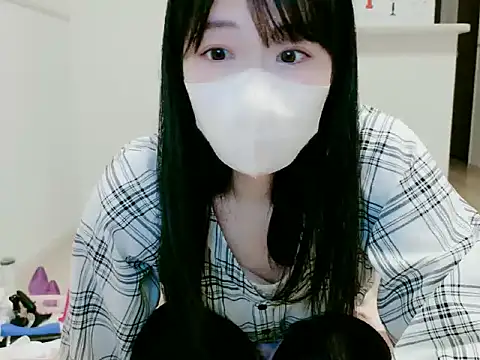 Snapshot of IORio2 chatting on 10.21.25 IORio2 online show from 10.21.25