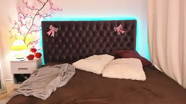 CurlyDreams online show from 11.13.25