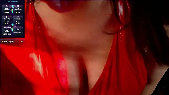 Snapshot of Goddess_Sophie chatting on 10.17.25 Goddess Sophie online show from 10.17.25