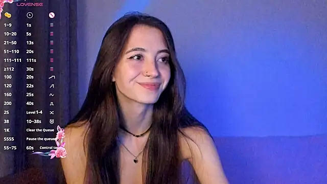 Snapshot of EvaBradley chatting on 09.25.25 EvaBradley online show from 09.25.25