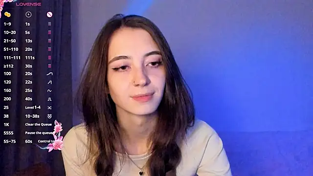 Snapshot of EvaBradley chatting on 09.29.25 EvaBradley online show from 09.29.25