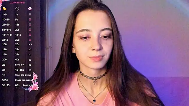 Snapshot of EvaBradley chatting on 10.07.25 EvaBradley online show from 10.07.25