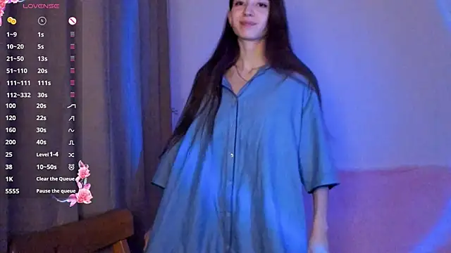 Snapshot of EvaBradley chatting on 11.05.25 EvaBradley online show from 11.05.25