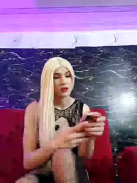 Snapshot of crislingery_dolli chatting on 05.02.26 crislingery dolli online show from 05.02.26