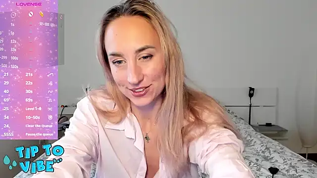 Snapshot of lady_Nati chatting on 01.07.25 lady Nati online show from 01.07.25