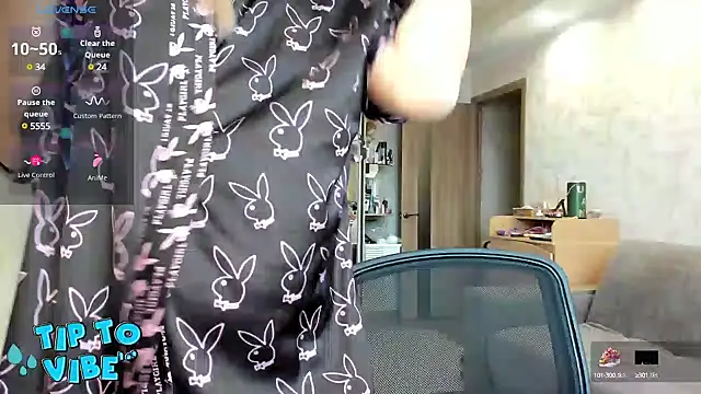 Snapshot of lady_Nati chatting on 02.14.25 lady Nati online show from 02.14.25