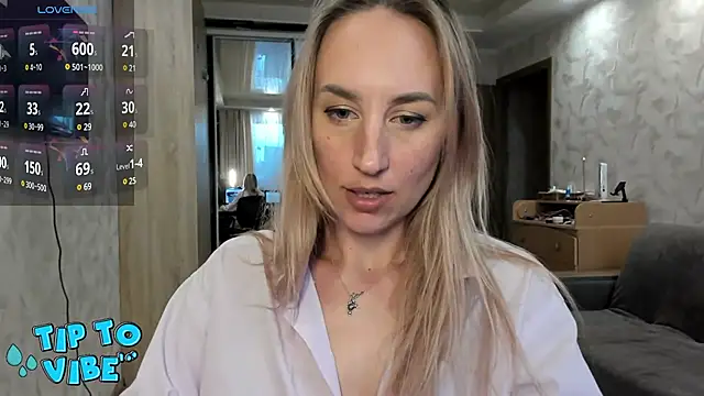 Snapshot of lady_Nati chatting on 03.04.25 lady Nati online show from 03.04.25