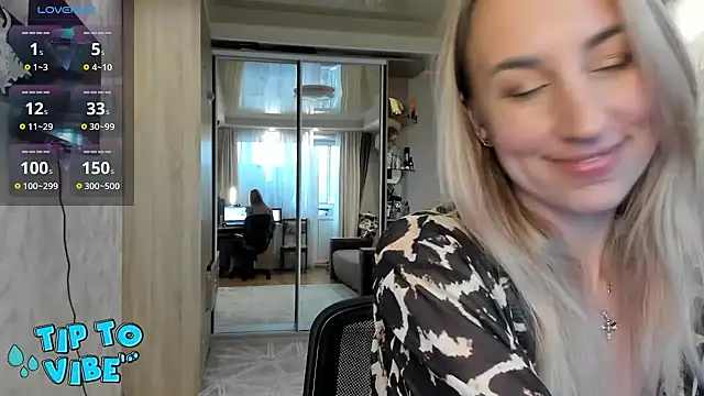 Snapshot of lady_Nati chatting on 03.11.25 lady Nati online show from 03.11.25