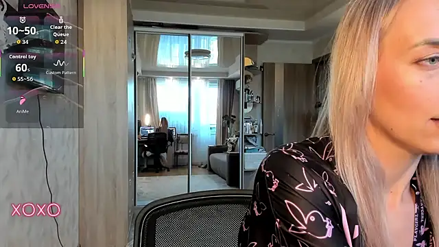 Snapshot of lady_Nati chatting on 09.22.25 lady Nati online show from 09.22.25