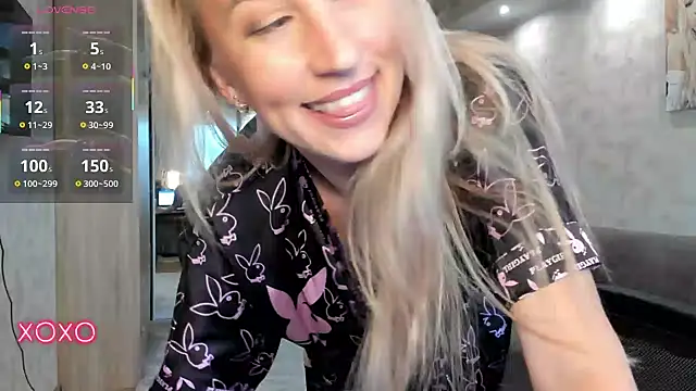 Snapshot of lady_Nati chatting on 09.29.25 lady Nati online show from 09.29.25