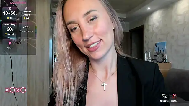 Snapshot of lady_Nati chatting on 10.24.25 lady Nati online show from 10.24.25