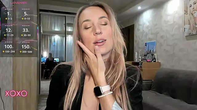 Snapshot of lady_Nati chatting on 10.26.25 lady Nati online show from 10.26.25