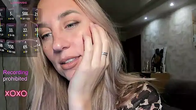 Snapshot of lady_Nati chatting on 11.09.25 lady Nati online show from 11.09.25