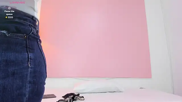 Snapshot of andyylove_jk chatting on 10.17.25 andyylove jk online show from 10.17.25