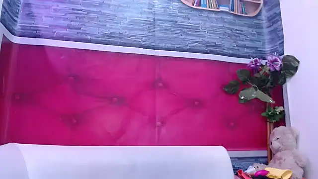Snapshot of ReiLyMalkova chatting on 12.23.24 ReiLyMalkova online show from 12.23.24