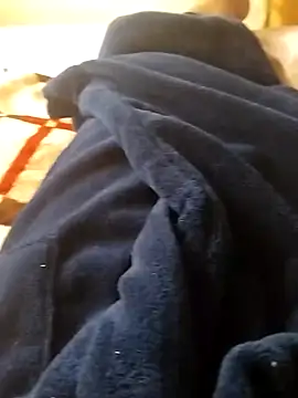 hugecrksam online show from 10.18.25