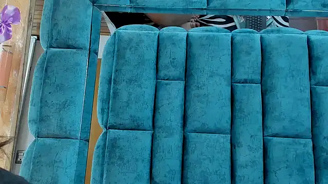 Snapshot of STEFANYVOLKOV chatting on 10.27.25 STEFANYVOLKOV online show from 10.27.25