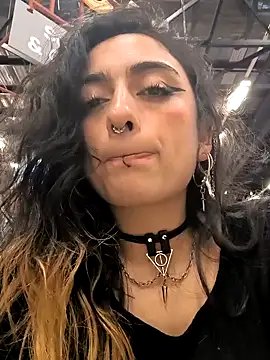 Lila Desiree online show from 12.11.24