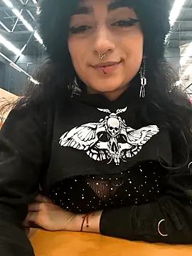 Lila Desiree online show from 09.21.25