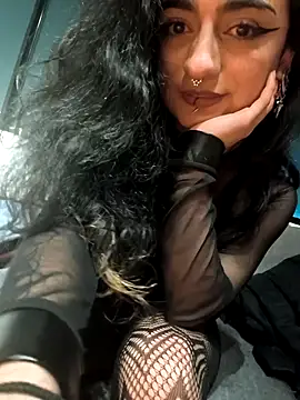 Lila Desiree online show from 12.19.25