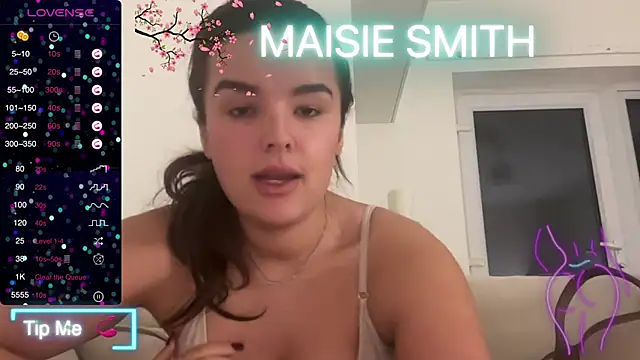 Snapshot of maisiesmithx chatting on 12.29.24 maisiesmithx online show from 12.29.24
