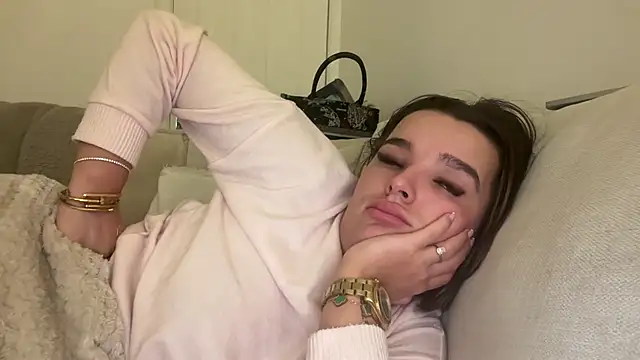 Snapshot of maisiesmithx chatting on 01.27.25 maisiesmithx online show from 01.27.25