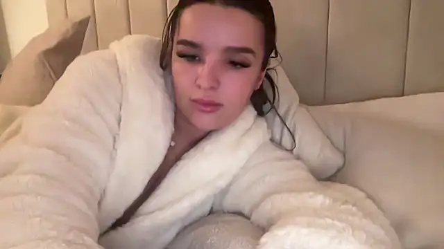 Snapshot of maisiesmithx chatting on 02.01.25 maisiesmithx online show from 02.01.25