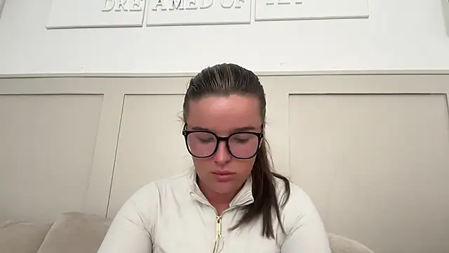 Snapshot of maisiesmithx chatting on 09.09.25 maisiesmithx online show from 09.09.25