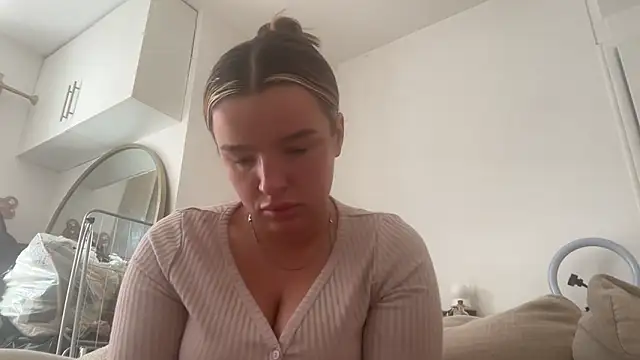 Snapshot of maisiesmithx chatting on 09.21.25 maisiesmithx online show from 09.21.25