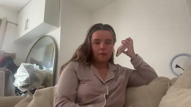 Snapshot of maisiesmithx chatting on 09.22.25 maisiesmithx online show from 09.22.25