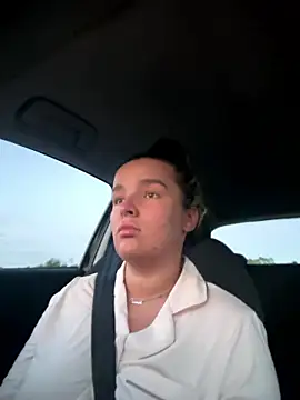 Snapshot of maisiesmithx chatting on 10.04.25 maisiesmithx online show from 10.04.25