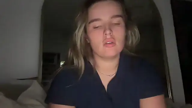 Snapshot of maisiesmithx chatting on 11.13.25 maisiesmithx online show from 11.13.25