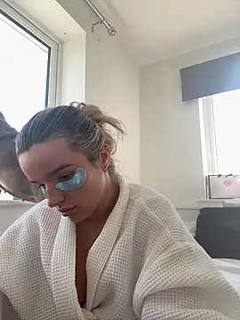 maisiesmithx online show from 04.24.26