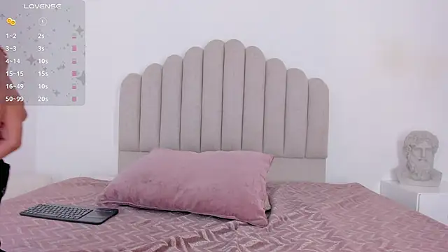 Nikki Angel  online show from 01.18.25