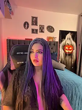 Snapshot of VegaLyra chatting on 10.27.25 VegaLyra online show from 10.27.25