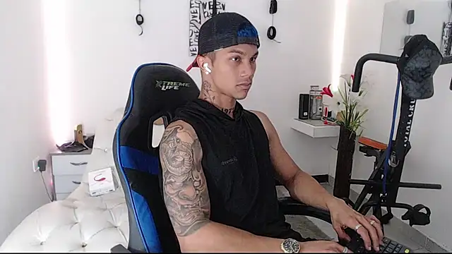 Leonard Price online show from 03.06.25