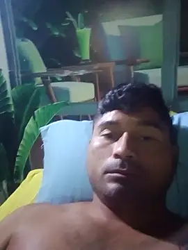 Snapshot of Diogo100 chatting on 11.05.25 Diogo100 online show from 11.05.25