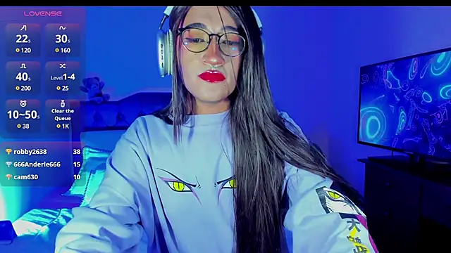 Lararose01 online show from 12.12.24