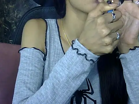 MAAYRA 09 online show from 02.01.25