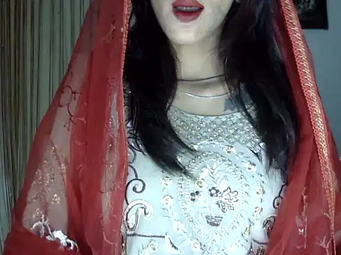 MAAYRA 09 online show from 09.30.25