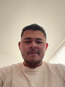 Snapshot of bigcock_bear chatting on 03.10.25 bigcock bear online show from 03.10.25