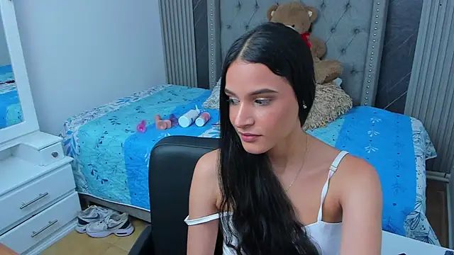 Snapshot of Susieeve chatting on 01.04.25 Susieeve online show from 01.04.25