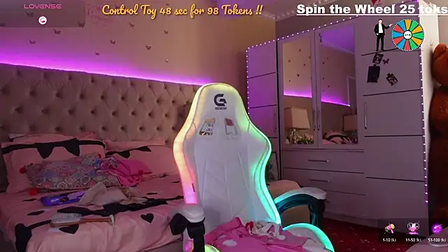 Alicia007 online show from 10.17.25