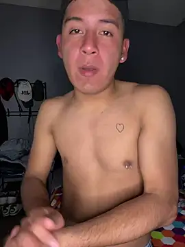 Snapshot of Oscar_Bratz chatting on 12.07.24 Oscar Bratz online show from 12.07.24